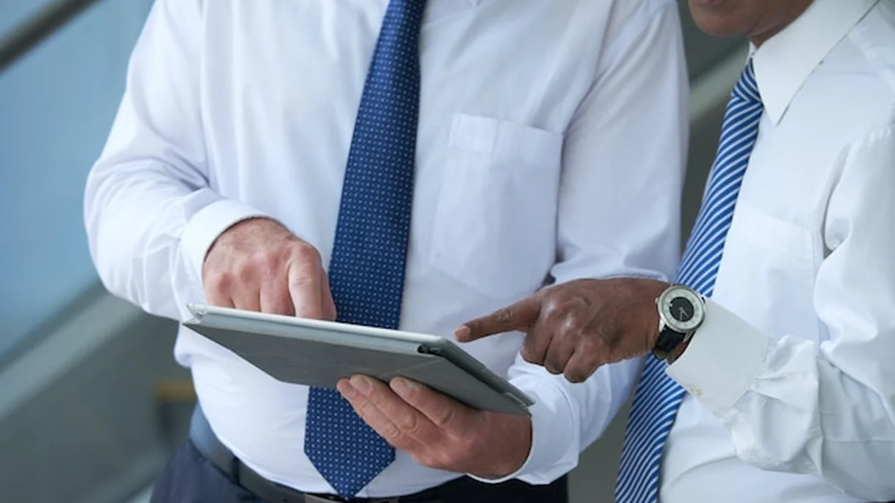 FTA reviewing UAE freezone companies 2026 — magnifying glass and compliance icons