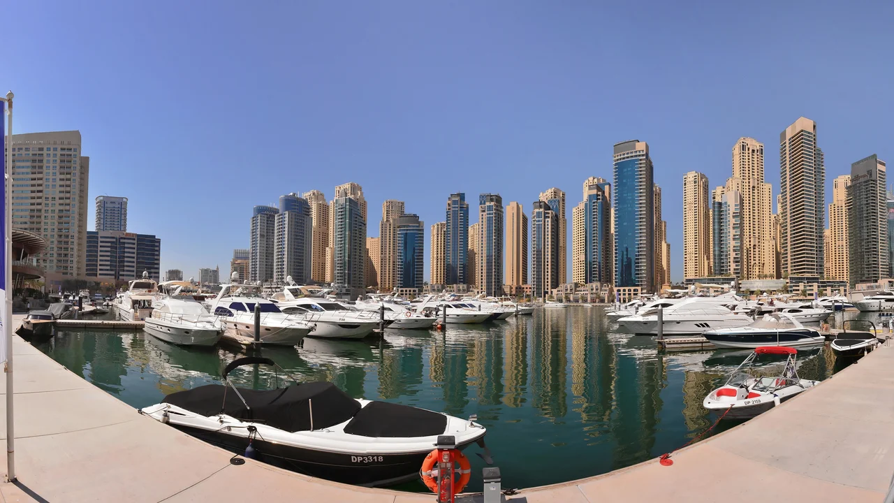 Dubai skyline - Freezone vs Mainland business setup